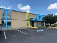 Days Inn by Wyndham Winchester - parking