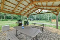 Catskills Tiny Home Cabin: Surrounded by Nature! - Parking