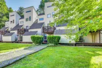 Unique Thornton Townhome Swim, Ski, and Hike! - SPA