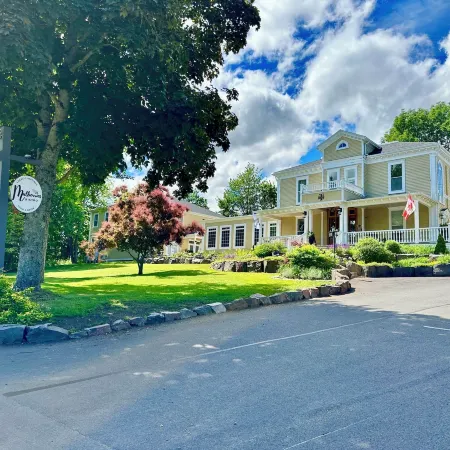 Tattingstone Inn