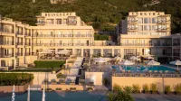 Canvas by Mitsis Belvedere - en bord de mer