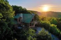 Epic Views-HotTub-WoodStove-Sauna-Fireplace-GameRoom-Playset-EV-FencedYard+More! - 무료 와이파이