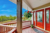 South Anchorage Apartment w/ Shared Deck & Wildlife - 4-Star