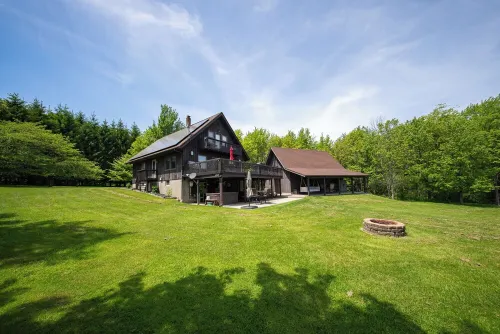 Dream Country Getaway 27 Acres in Conesus, NY! New Game Room! - Homestays