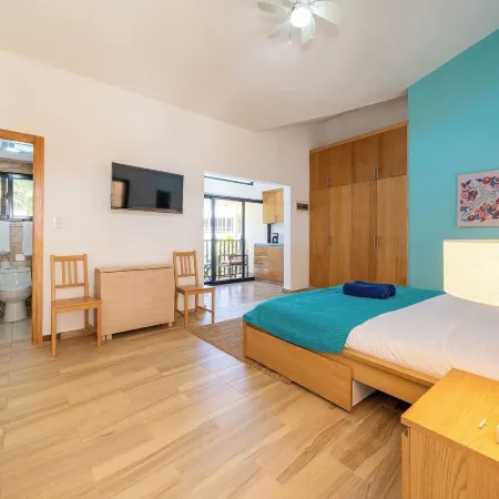 Tropical Casa Laguna
