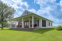 On 174 Acres! Ranch House in Colorado County - Wifi