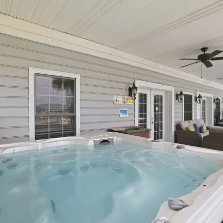 Luxury Lake House, Pool, Hot tub, Dock, Beach, Game room ,Boat Rental available 斯蒂爾克里克住宿飯店