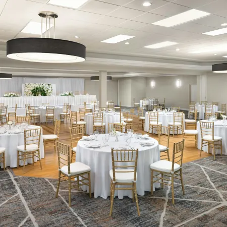 Four Points by Sheraton Edmonton South