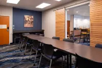 Fairfield Inn & Suites Beloit - parking
