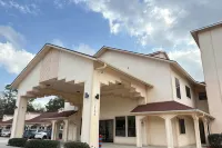 Regency Inn & Suites by Capital O Houston IAH Airport - Motels