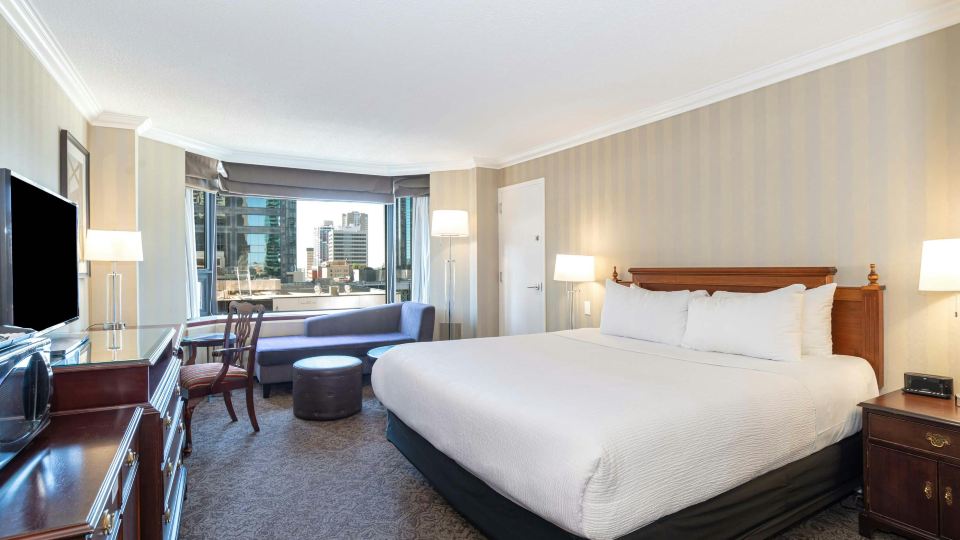 Sandman Signature Edmonton Downtown Hotel
