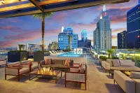 The Statler Dallas, Curio Collection by Hilton - balcone