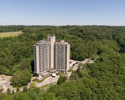 DoubleTree by Hilton Luxembourg Hotels near Limpertsberg