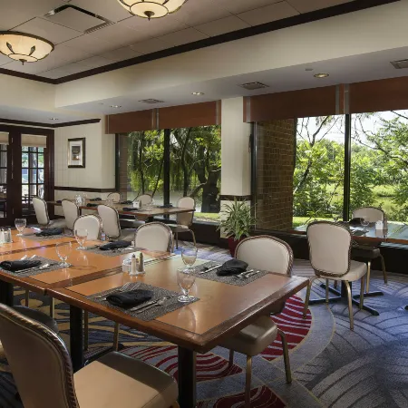 DoubleTree by Hilton Lisle Naperville
