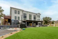 Lily Hall - parking