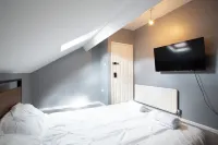 The Vacationers - Pvt Rooms with Shared Bath - Parking