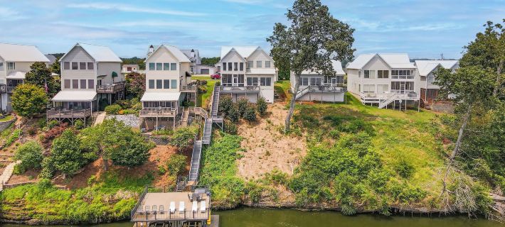 Waterfront Bliss: Wheeler Lake Retreat w/ Dock! Hotéis em Limestone County