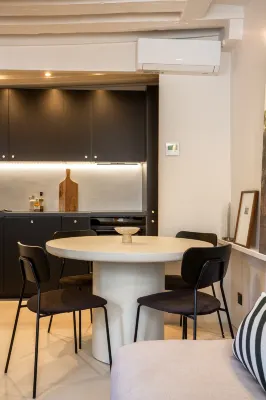 Hidden gem in the heart of Paris - 1 bedroom-A/C-Steps from Montorgueil market-Saint Sauveur III - Condos