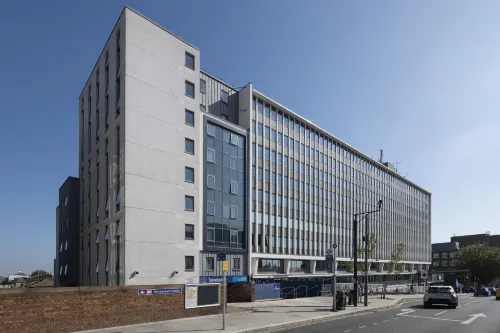 Travelodge London Twickenham - 3-Star