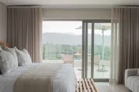 소금과 모래 - 주차장