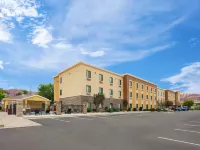 Comfort Suites Moab Near Arches National Park - Hot Tub