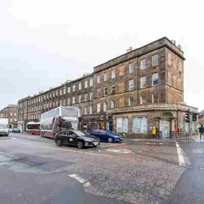 Stunning 2-Bed Apartment in Central Edinburgh Others