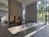 Qionghai Riying Yuyelin Bieyuan