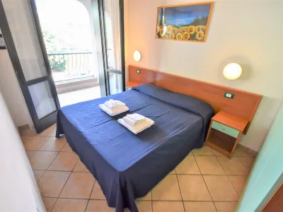Dorado Hotels near Bango Kursaal