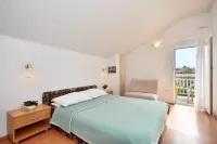 Apartment Toma - Apartments