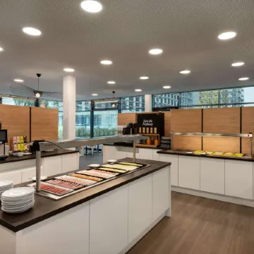 Super 8 by Wyndham Augsburg