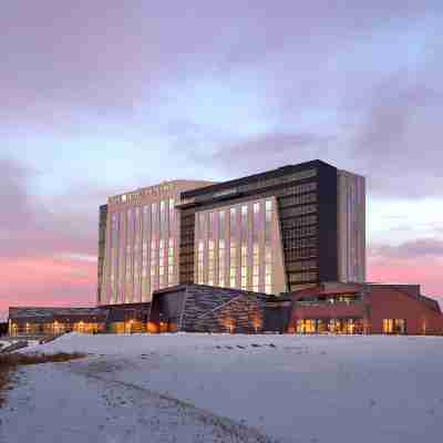 Omni Viking Lakes Hotel Exterior