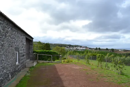 Holiday Cottage Rental with Shared Pool, Sea and Mountain View Отели в г. Nordeste