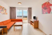 Apartments Palm Garden in Front of the Beach - Homestays