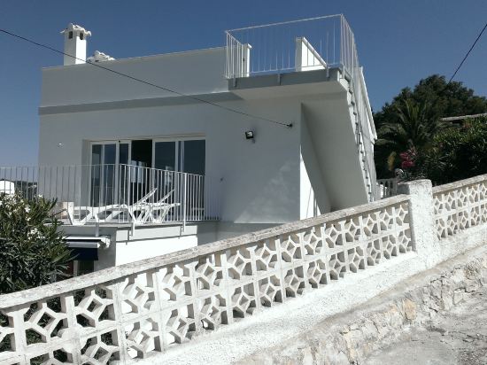Private Apartment with Pool, 10 Walk Minutes to the Village of Moraira