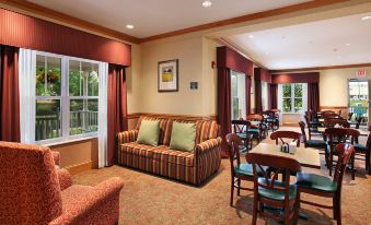 Holiday Inn Express & Suites Columbus Airport East