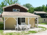 Les Rives de Saint Brice Camping Goëlands附近的飯店