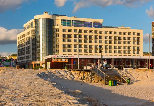 TRYP Lisboa Caparica Mar Hotel Hotel Overview