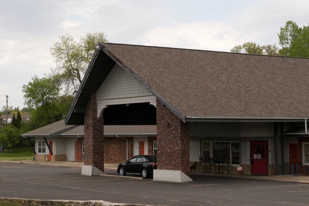 AmeriVu Inn and Suites - St. Croix Falls