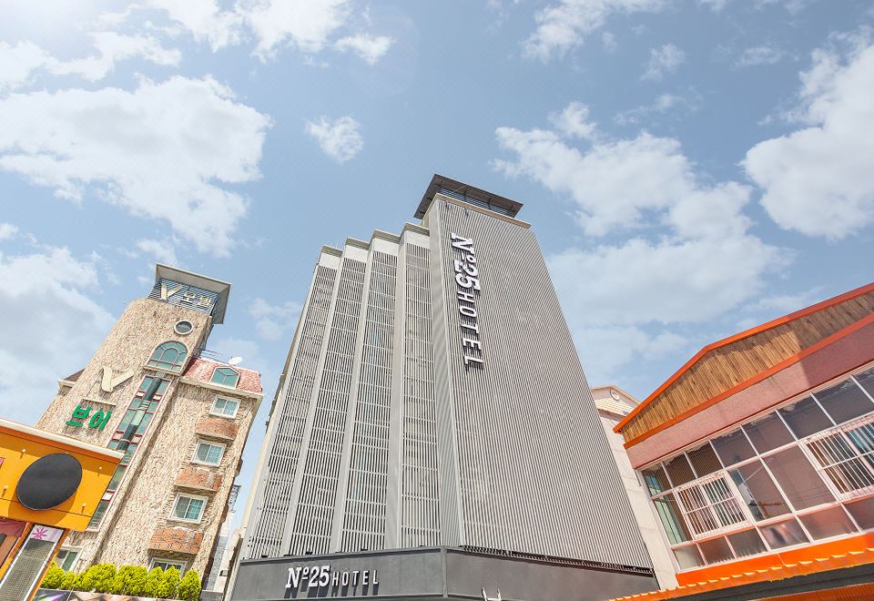 넘버25호텔 사천수석점