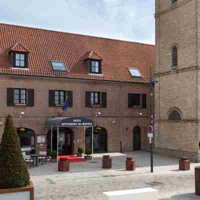 Hôtel du Beffroi Gravelines - Restaurant Bistrot Gourmet Hotel Exterior
