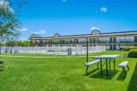 Quality Inn & Suites Hotels in Springettsbury Township