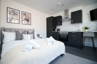 Eveswell Studios | Comfort | Studio 10 Hotels near Newport Seventh-Day Adventist Church