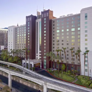 Hilton Grand Vacations Club Flamingo Las Vegas Отели рядом с достопримечательностью «Лас Вегас Стрип»