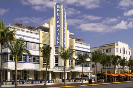 Hotel Breakwater South Beach Отели рядом с достопримечательностью «Майами-Бич - Юг Бич»