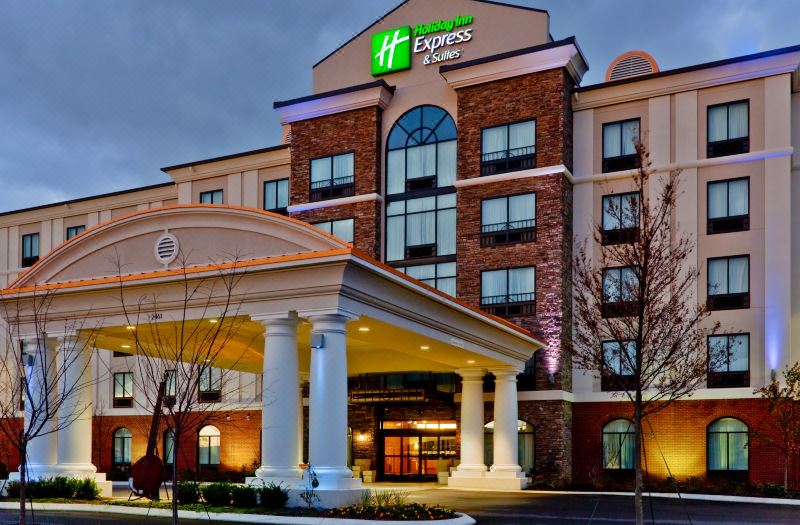 Holiday Inn Express & Suites Nashville-Opryland by IHG