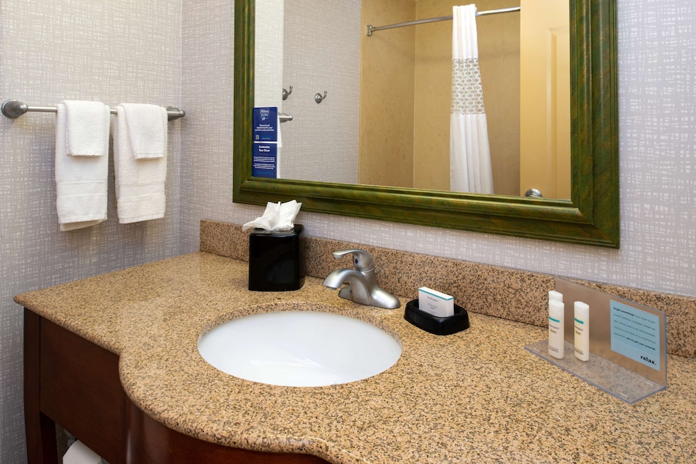 Hampton Inn Kansas City Northeast