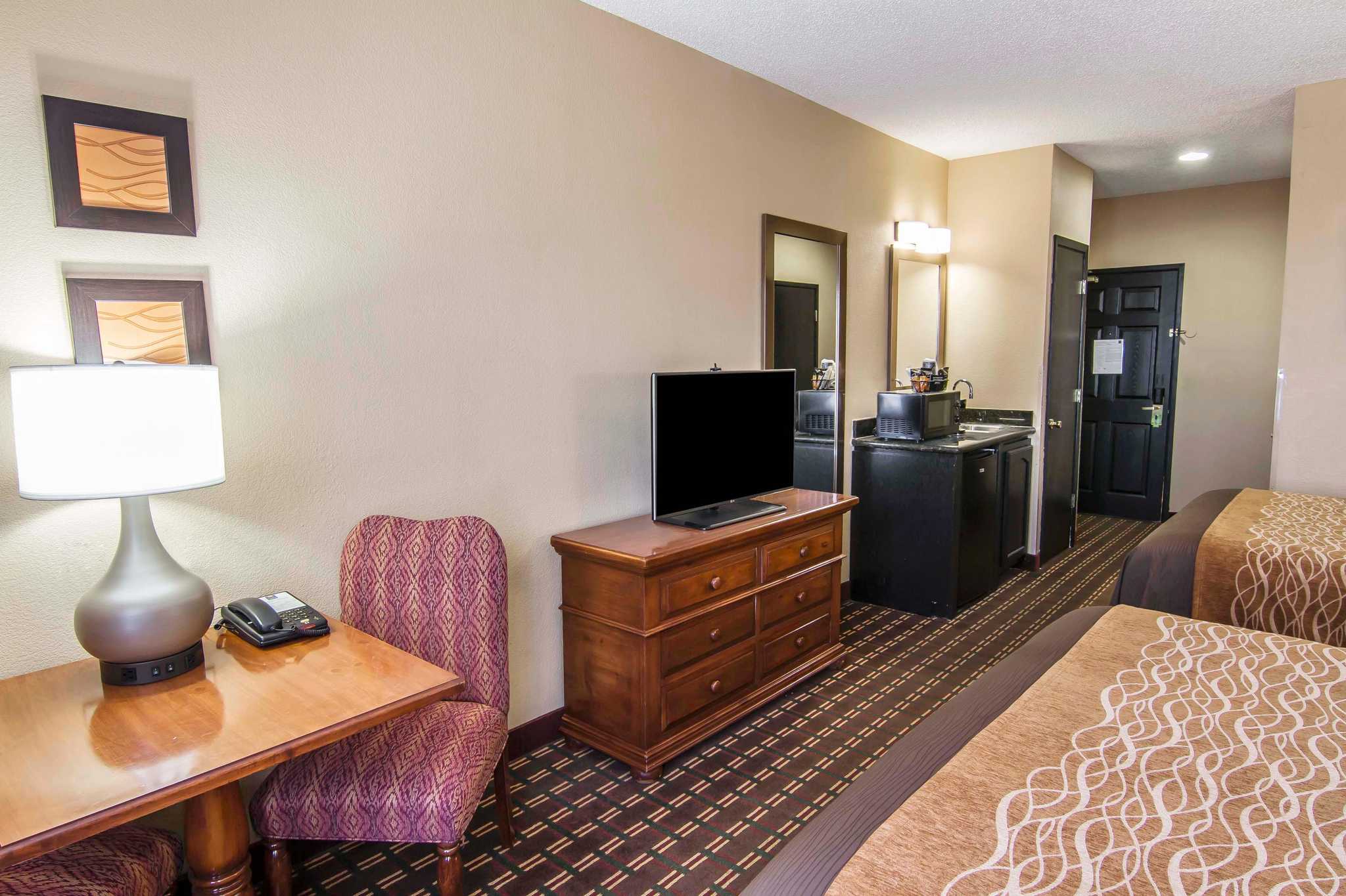 Quality Inn & Suites I-35 E/Walnut Hill