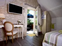 Logis Hôtels Troglododo Hotels in Sache