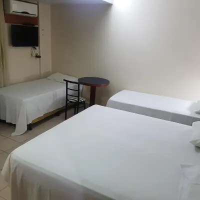Oft Plaza Oeste Hotel Hotels near Zoo