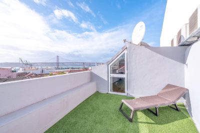 Public Areas Guestready - Bright & Spacious 2-Bed Apt with Rooftop Terrace in Alcântara Photo